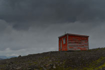 Schutzhütte im Hochland an der Straße 60