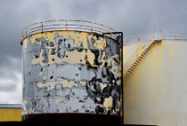 Tanks in Grindavik Hafen