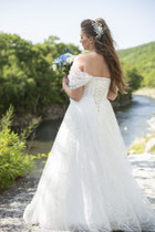 curvy_Brautkleid_mit_Ärmeln_tiefer_Rücken_curvy_große_Größen_plussize_von_Wundervoll_Braut_in_Hannover_Isernhagen
