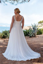 Brautkleid_mit_Trägern_rückenfrei_curvy_große_Größen_plussize_von_Wundervoll_Braut_in_Hannover_Isernhagen