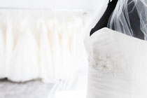 Brautkleider_tüll_spitze_weiß_blush_glitzer_in_großen_Größen_von_Wundervoll_Braut_Hannover_Isernhagen