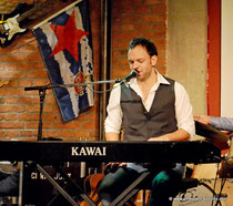 Konzert von David Blum in der Local Bar in Wien