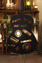 Lampe aus Gitarre