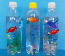 ペットボトルで釣りゲーム(丸型500ミリペットボトル、中に閉じ込める飾り)200円
