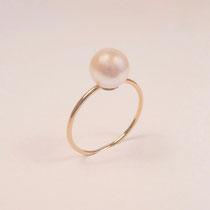 N°54 RING - Aus 750/- Gelbgold poliert mit einer 8mm Akoya Perle.