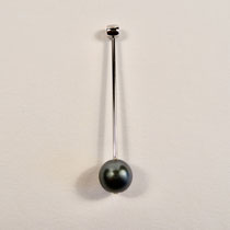 N°234 ANHÄNGER - Aus 950/- Platin mit einer ca. 9mm Tahiti Perle.