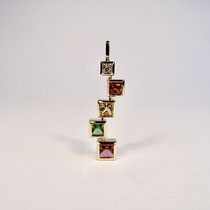 N°238 ANHÄNGER - Aus 750/- Gelbgold poliert mit einem Diamant Caré 0,13 Carat, einem grünen und einem roten Turmalin, einem Mandaringranat und einem Goldberyll.