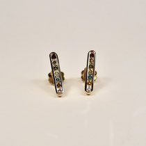 N°237   OHRSTECKER - Aus 750/- Gelbgold mit je sechs farbigen Brillanten und je einem naturbelassenen Brillanten.  