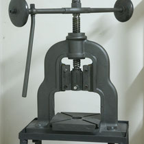 I6QON (c) Heavy double sided embossing press