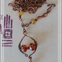 Kupfer-Halskette - Kupfer-Collier mit Wirework Mittelteil und böhmischen Picasso-perlen in Orange-melliert