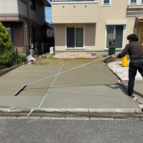 駐車場はシンプルな土間コンクリート舗装で仕上げます。