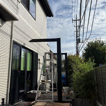 2日目、屋根を取り付けていきます。