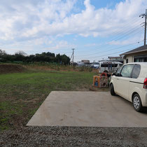 既存の駐車場、ここに自動車を置いてしまうと送迎車両の切り返しに支障が出るため、いつも開放された場所になっていました。