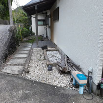 お客様がDIYで試行錯誤したエントランス周り。すっきりとシンプル＆ラグジュアリー感を感じるように計画します。