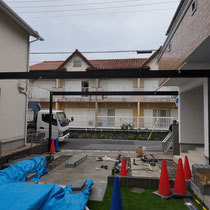 梁は前後異なる長さを設定。前側は間口を最大限広げて使い勝手を高めます。