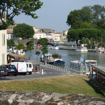 Hafenbecken des Canals in Castelnaudary 