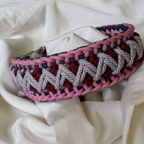 "Rattlesnake" mit großer Alumaxxschnalle in burgundy/red diamond camo/lavender pink/navy 