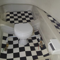 自動水洗の綺麗なトイレ完備