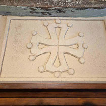 déco croix sur cheminée