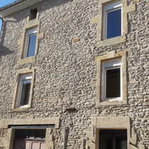 Maison de village avec entourage restauré et joint rénové