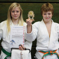 Chiara-Sue Petzold (l.) holt Gold und und Vincent Förster (r.) Bronze