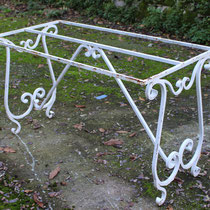 BASE TAVOLO IN FERRO BATTUTO. Prezzo € 600.