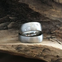 Trauringe Palladium mit Brillanten speziell gefasst