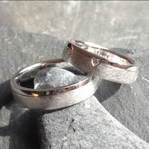 Trauringe Weissgold mit Brillant herzförmig gefasst