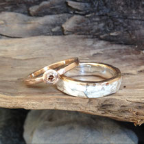 Trauringe Rotgold/Silber mit champagnerfarbenen Brillanten