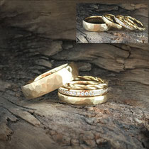 Trauringe Gelbgold, Hammerschlag, gedrehter Ring und Alliance
