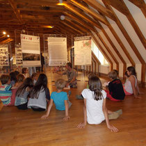 Atelier pour le jeune public autour de l'exposition "14-18, Poussières de guerre" - à Eymoutiers en août 2014.