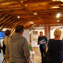 Visite guidée de l'exposition "14-18, Poussières de guerre" par un guide-conférencier du Pays d'art et d'histoire - à Eymoutiers en août 2014.