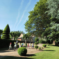 Allée entre la demeure et l'arboretum - Parc Jane Limousin - Châteauneuf-la-Forêt