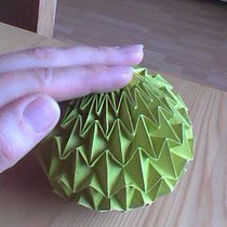 Magic Ball(Blatt:20x40cm)/Autor:Jo Nakashima/Faltarbeit:Origami-Micha