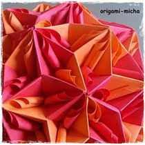 Kusudama/Autor:Tomoko Fuse/Faltarbeit:Origami-Micha