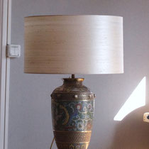 Abat-jour en soie cylindrique pour ancien pied de lampe