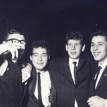 v.l.n.r.  Jan Verbruggen, Wim Pasveer, Piet Knubben en Wiel Derks, Bij Dancing Driessen  Met Dank aan Wiel Derks