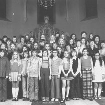 6e klas St Agnesschool 1972 - 1973   Wilma Schoffelen, Anita Beerkens, Marlie Berger, Helmy Boesten, Lily Boesten, Francien Collaris, Silvia Crijns,  Marlie Daemen, Miriam Derks, Mariette Diederen, Dijks, Jacqueline Dost, Nicolle Eussen, Marlies Gardenier