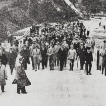 De vereniging "Het Nederlandsche wegencongres", maakte in augustus 1932 een wandeling, over de weg Nuth - Hoensbroek in aanleg.