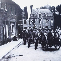 Mobilisatie Nederlandse militairen, hier in de Raadhuisstraat