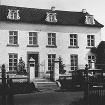 Van zijn vader heeft hij geleerd geneeskrachtige kruiden toe te passen
