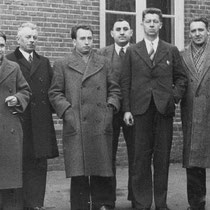 Onderwijzend personeel RK jongensschool St. Bavo jaren '30  (met dank aan Jos Ritzen) 