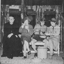 In juni 1945 werd gestart met 2 verkennerstroepen, beide met 2 patrouilles junior-verkenners en in september 1945 met een troep seniorverkenners  Ook in 1946 werd het eerste zomerkamp van de Verkenners gehouden en wel in "de Rode Put" in Simpelveld 