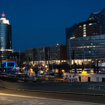 Der menschenleere Hafen - Foto: Romana Thurz