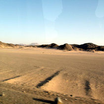 A travers le désert vers Assouan