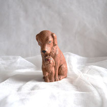 Hunde mit Welpe aus Keramik handbemalt