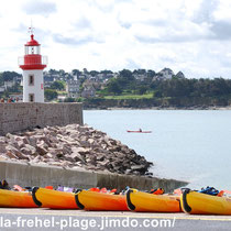 kayak de mer en location ou encadrés par les centres nautiques
