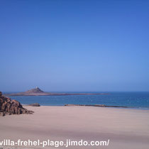 La plage et l'îlot St Michel