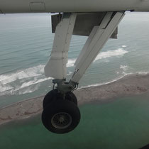 Der Landeanflug... die Räder sind schon ausgeklappt!