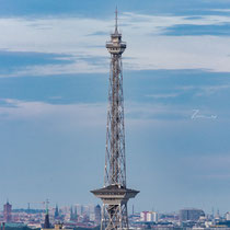 Fernsehturm, ISO 800, 270 mm Tele, f/6.3 , 1/640 Sek.